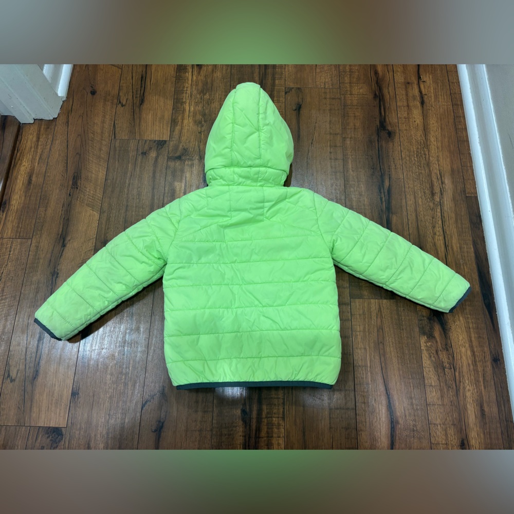 Under Armour Boys Neon Yellow and Gray Puffer Coat, Size 4 - Picture 9 of 13
